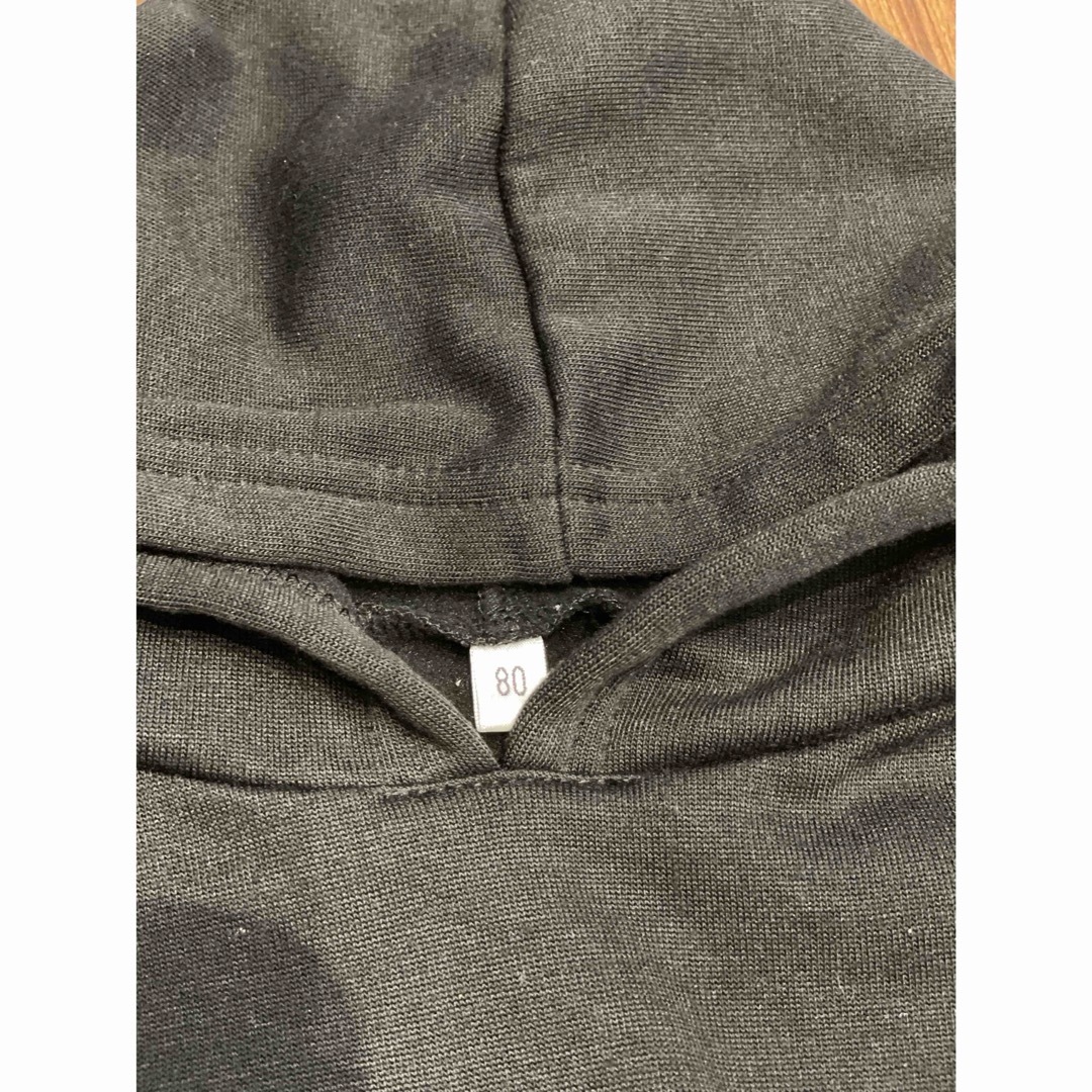 パーカー　黒　80 キッズ/ベビー/マタニティのベビー服(~85cm)(トレーナー)の商品写真