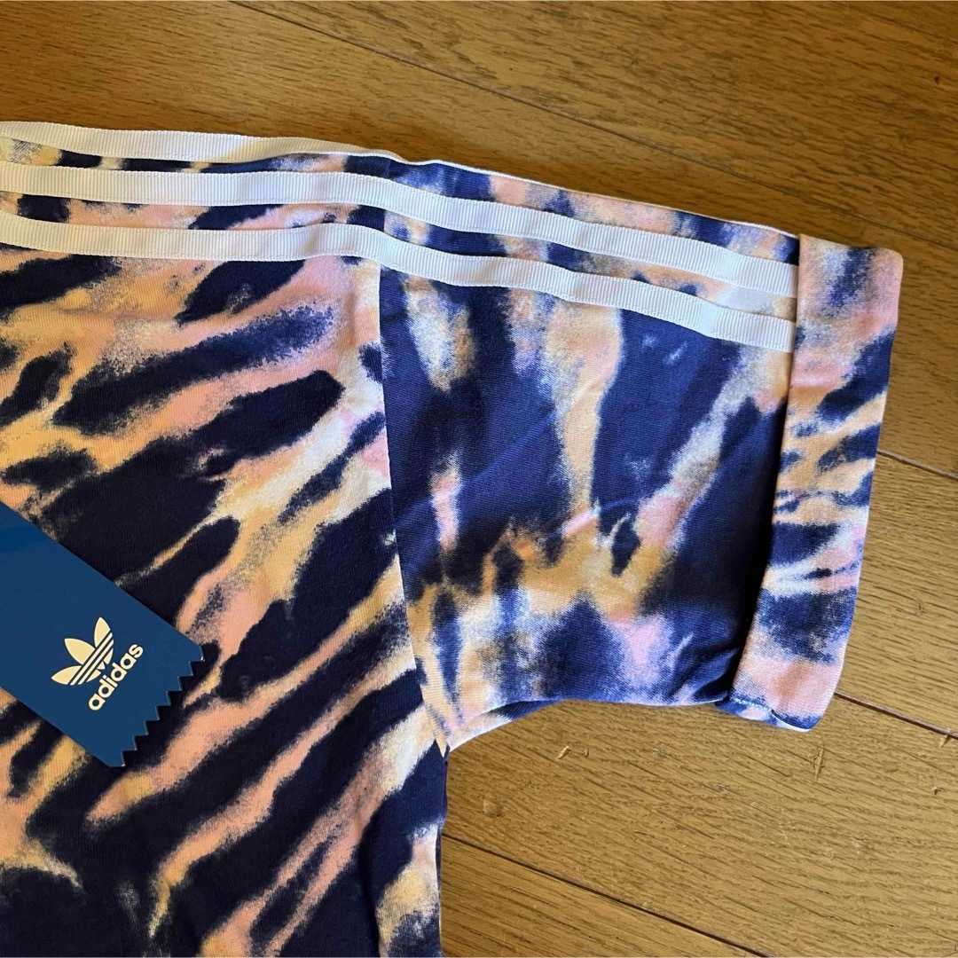 adidas(アディダス)のbaiya アディダス　adidas 半袖　Tシャツ　マーブル　ショート丈　L レディースのトップス(Tシャツ(半袖/袖なし))の商品写真