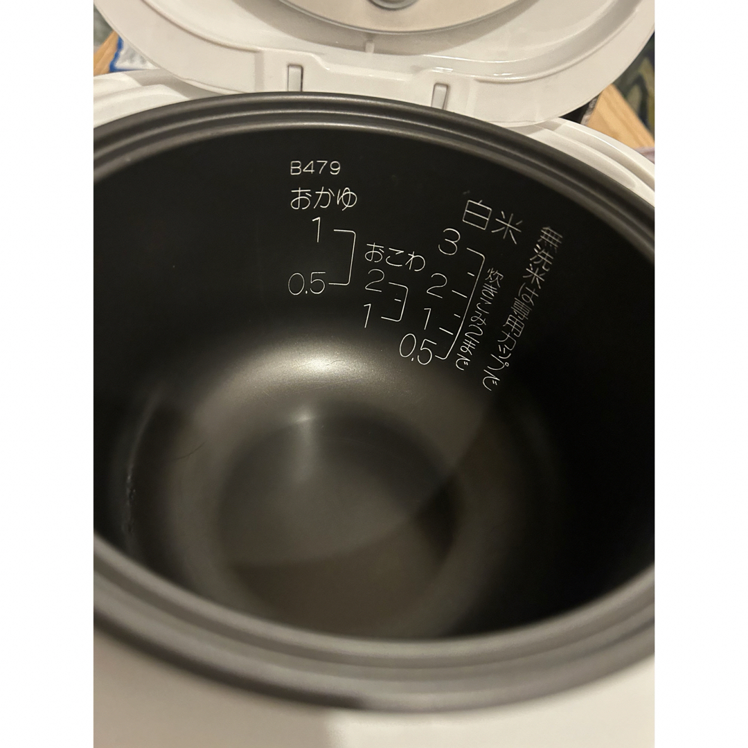 象印(ゾウジルシ)のZOJIRUSHI 炊飯器 NS-NF05-WA スマホ/家電/カメラの調理家電(炊飯器)の商品写真
