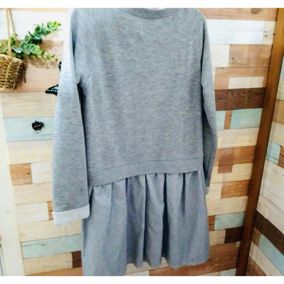 130cm グレーのトレーナーワンピース キッズ/ベビー/マタニティのキッズ服女の子用(90cm~)(ワンピース)の商品写真