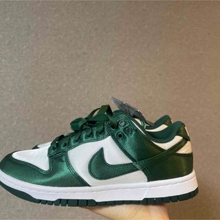 ナイキ(NIKE)の新品【NIKE】DUNK LOW ESS SNKR サイズ23.5センチ(スニーカー)