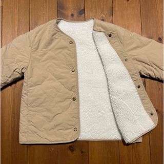 ユニクロ(UNIQLO)のユニクロ キッズ キルティングジャケット リバーシブル 裏ボア ベージュ(ジャケット/上着)