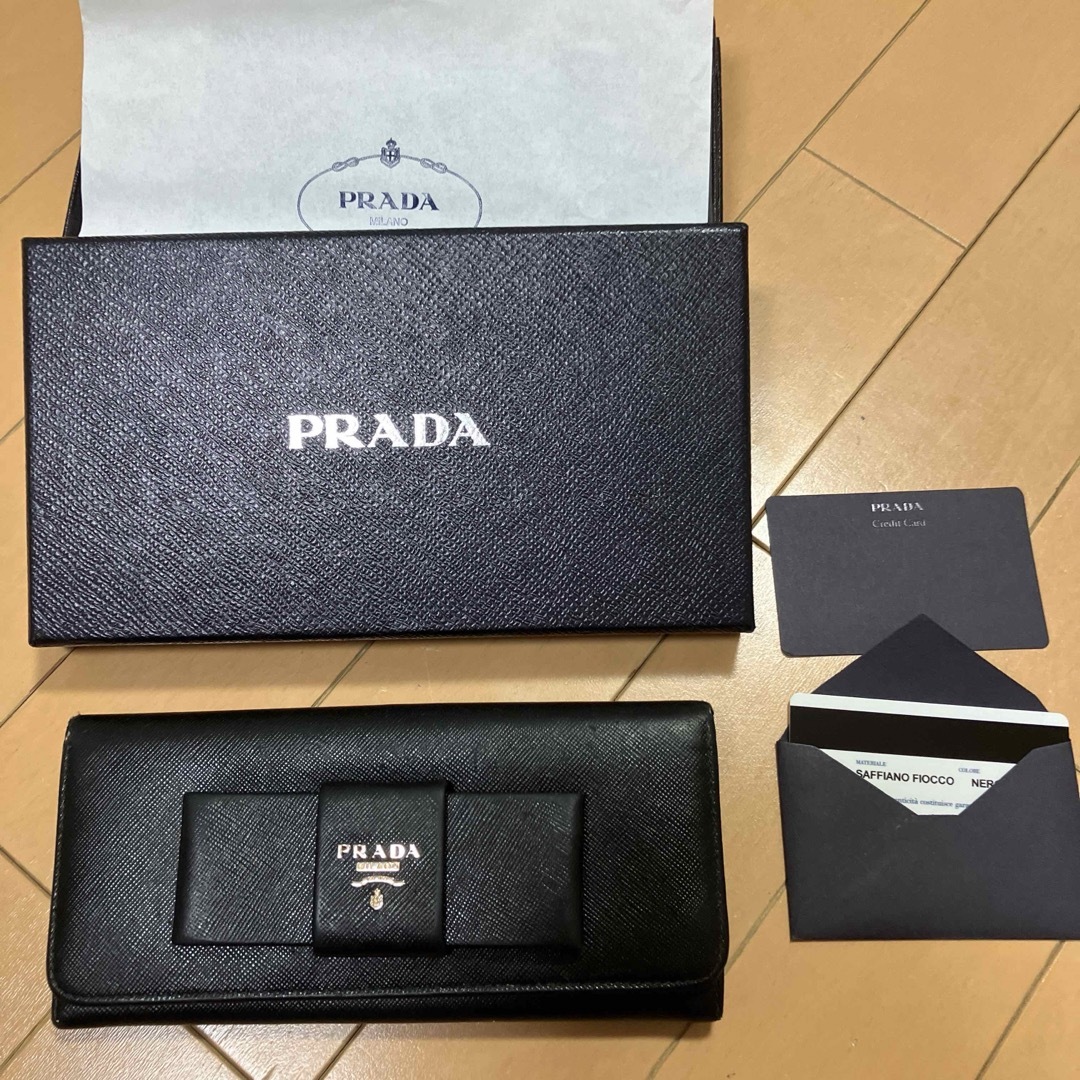 PRADA(プラダ)のPRADA プラダ　長財布　サフィアーノ　リボン　NERO レディースのファッション小物(財布)の商品写真