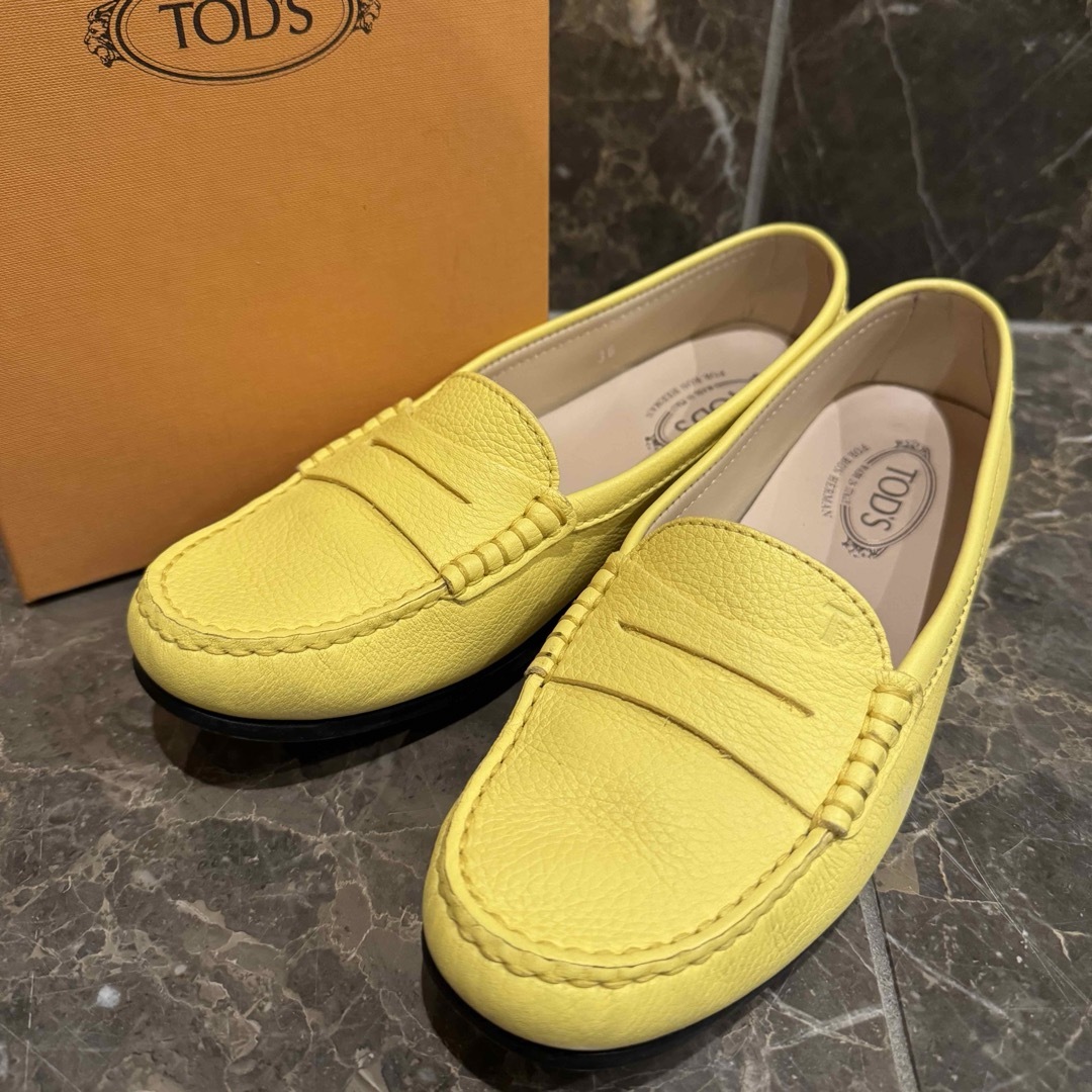 Ron Herman(ロンハーマン)の美品 TODS トッズ RonHerman別注 ドライビングジューズ ローファー レディースの靴/シューズ(ローファー/革靴)の商品写真