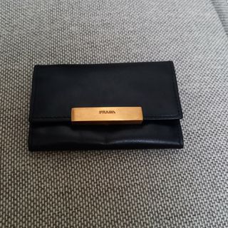 PRADA - 激レア 新型 美品 PRADA プラダ フラワー ツバメ柄 キーケース 