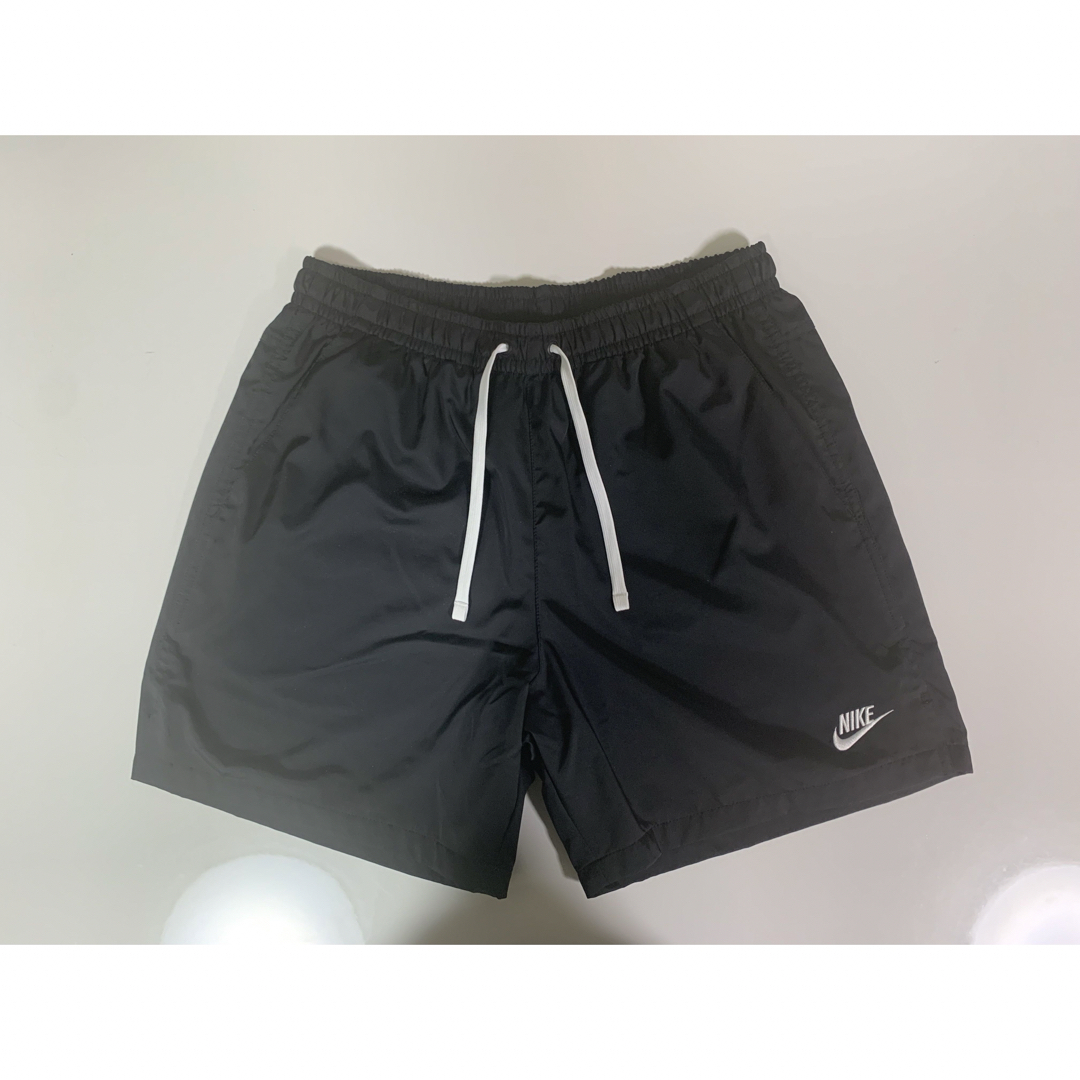 NIKE(ナイキ)の【新品】★格安★NIKE FLOW WOVEN SHORT メンズのパンツ(ショートパンツ)の商品写真