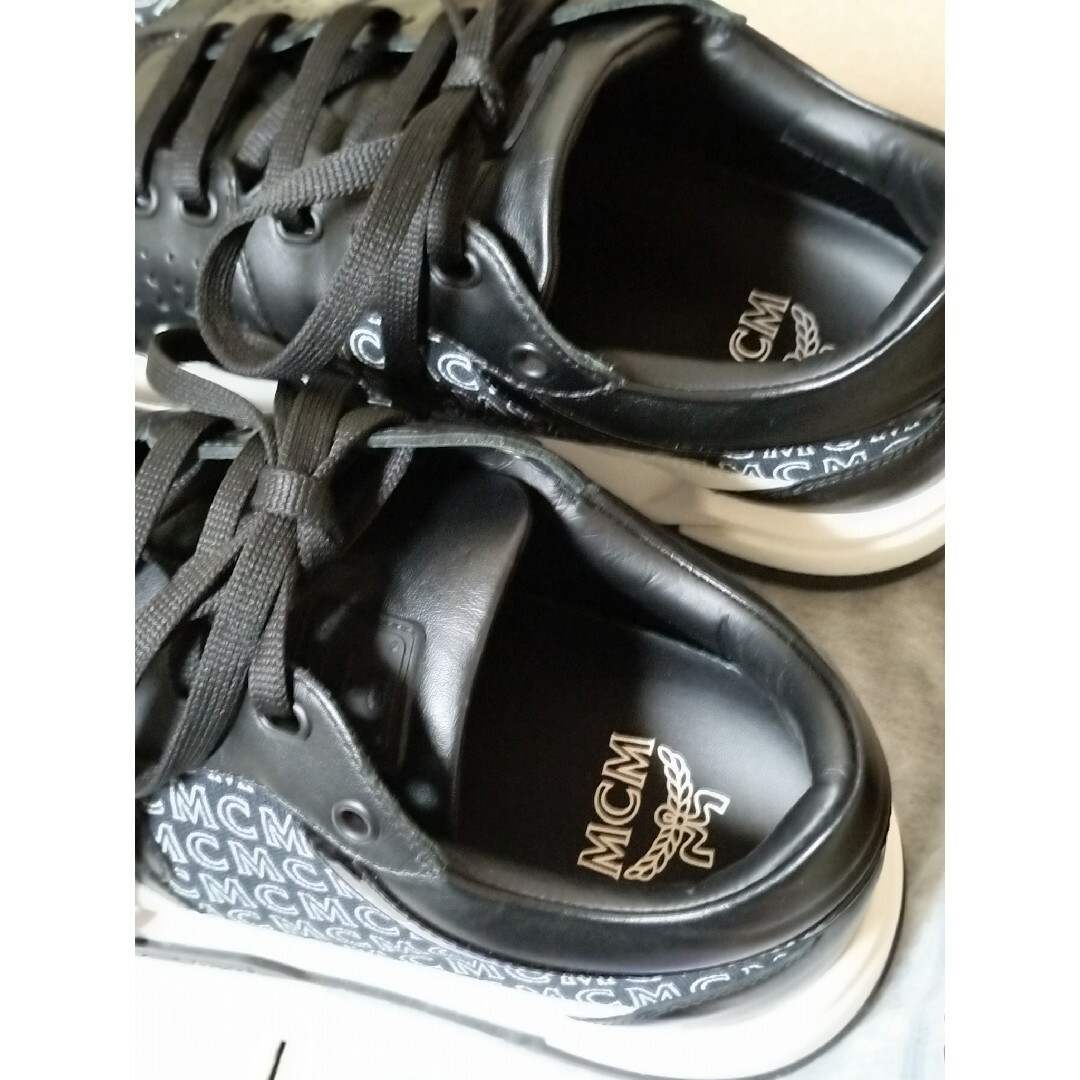 MCM(エムシーエム)の【美品】MCM　エムシーエム　モノグラム　スニーカー　サイズ43 メンズの靴/シューズ(スニーカー)の商品写真