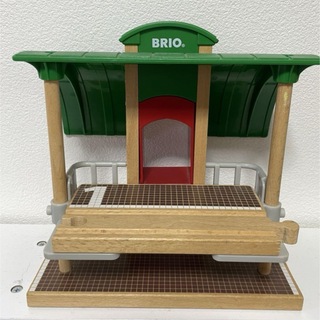 ブリオ(BRIO)のブリオ　BRIO 2階建駅舎(知育玩具)