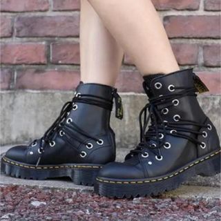 ドクターマーチン(Dr.Martens)の【激レア】Dr.Martens DARIA UK3 黒 厚底 32ホール ダリア(ブーツ)