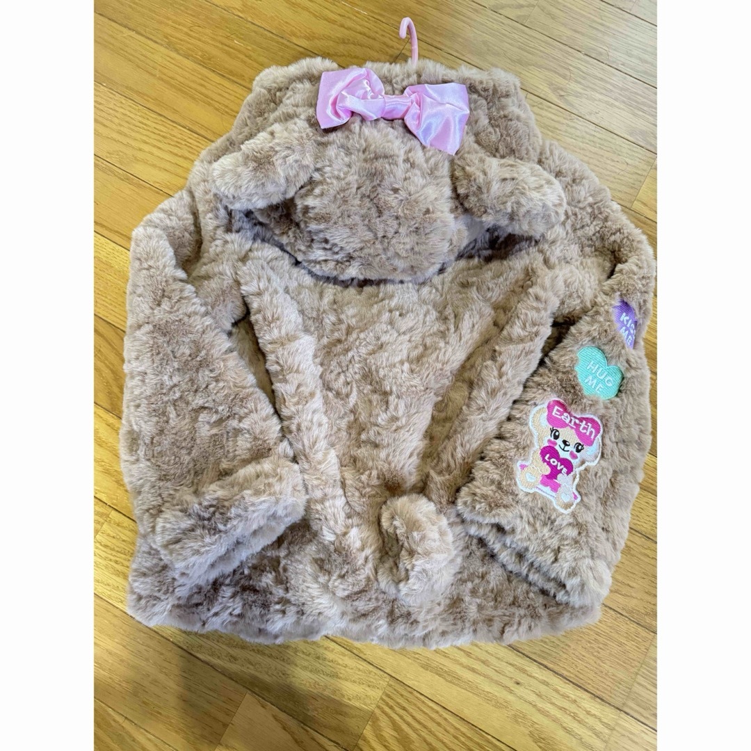 EARTHMAGIC(アースマジック)のアースマジック　ファーコート キッズ/ベビー/マタニティのキッズ服女の子用(90cm~)(ジャケット/上着)の商品写真