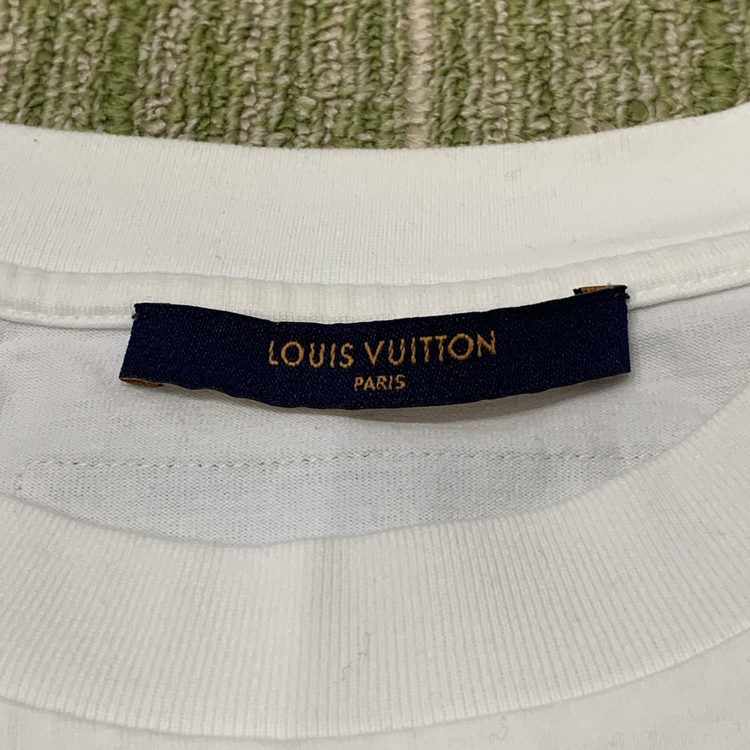 LOUIS VUITTON(ルイヴィトン)のルイヴィトン インサイドアウト エンボスロゴ Tシャツ size M メンズのトップス(Tシャツ/カットソー(七分/長袖))の商品写真