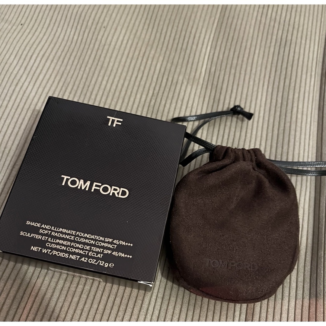 TOM FORD BEAUTY(トムフォードビューティ)のtomford beauty シェイド アンド イルミネイト ファンデーション  コスメ/美容のベースメイク/化粧品(ファンデーション)の商品写真
