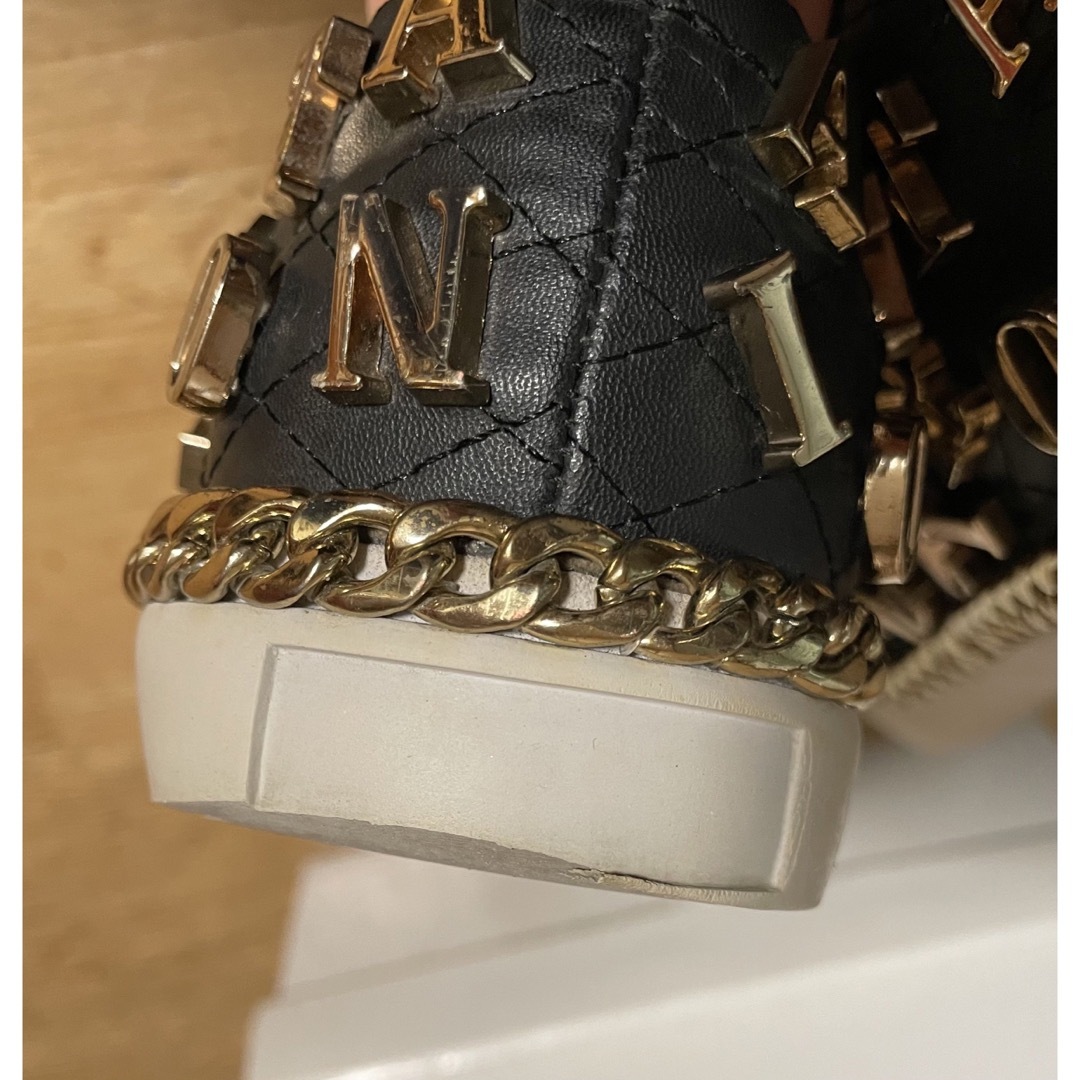 TOGA(トーガ)のJeffrey Campbell アルファベット チェーン スニーカー レディースの靴/シューズ(スニーカー)の商品写真