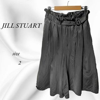 ジルスチュアート(JILLSTUART)のジルスチュアート ガウチョパンツ ハーフパンツ　ワイド 光沢感　M(キュロット)