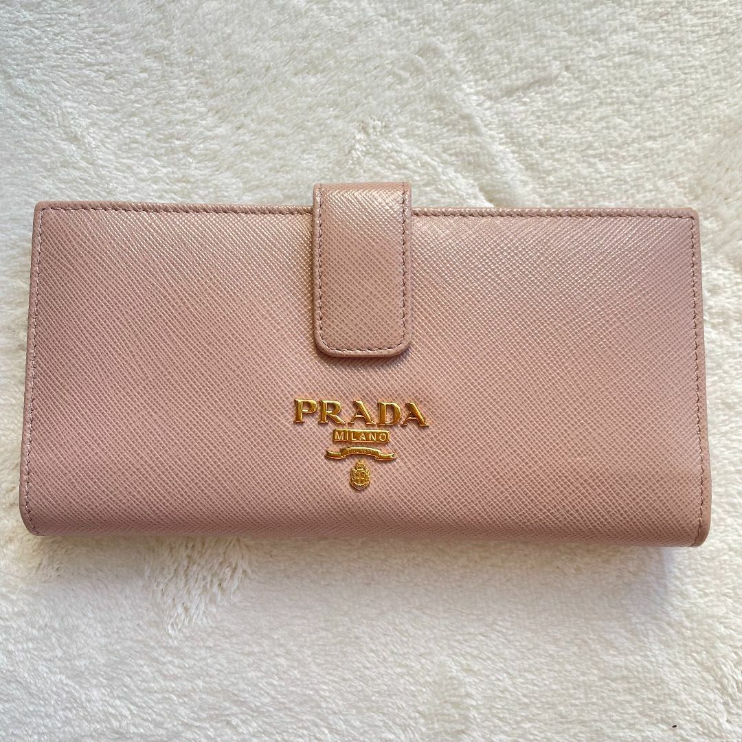 PRADA(プラダ)のプラダ Prada サフィアーノ レザー 長財布 ピンクベージュ レディースのファッション小物(財布)の商品写真