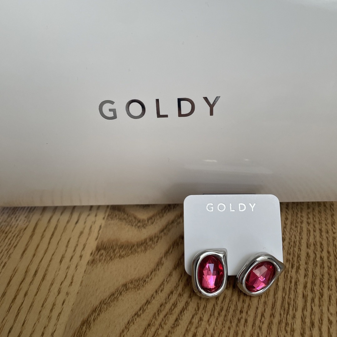 GOLDY(ゴールディ)のGOLDY イヤリング［新品］ レディースのアクセサリー(イヤリング)の商品写真