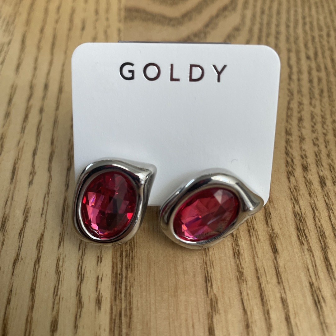 GOLDY(ゴールディ)のGOLDY イヤリング［新品］ レディースのアクセサリー(イヤリング)の商品写真