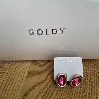 ゴールディ(GOLDY)のGOLDY イヤリング［新品］(イヤリング)