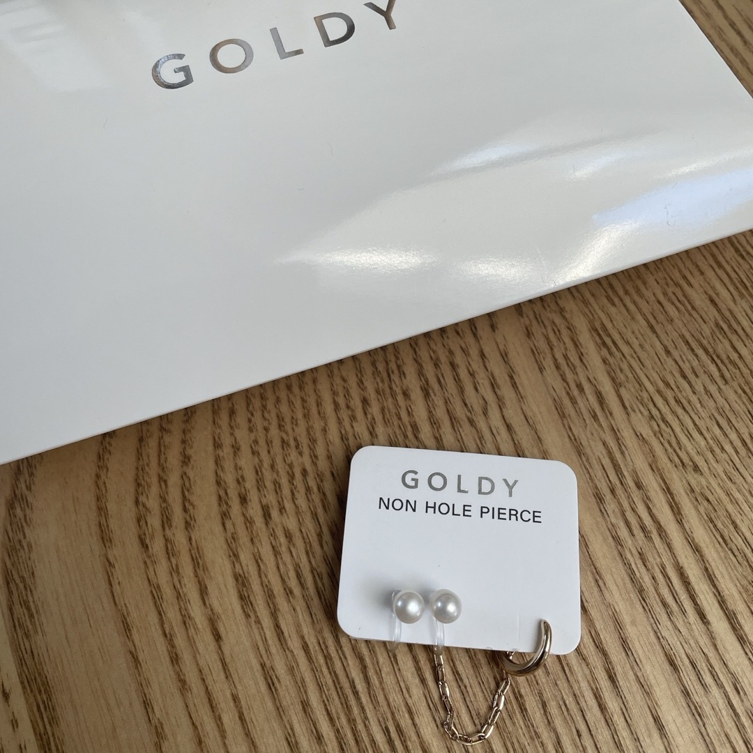 GOLDY(ゴールディ)のGOLDY ノンホールピアス　［新品］ レディースのアクセサリー(イヤリング)の商品写真