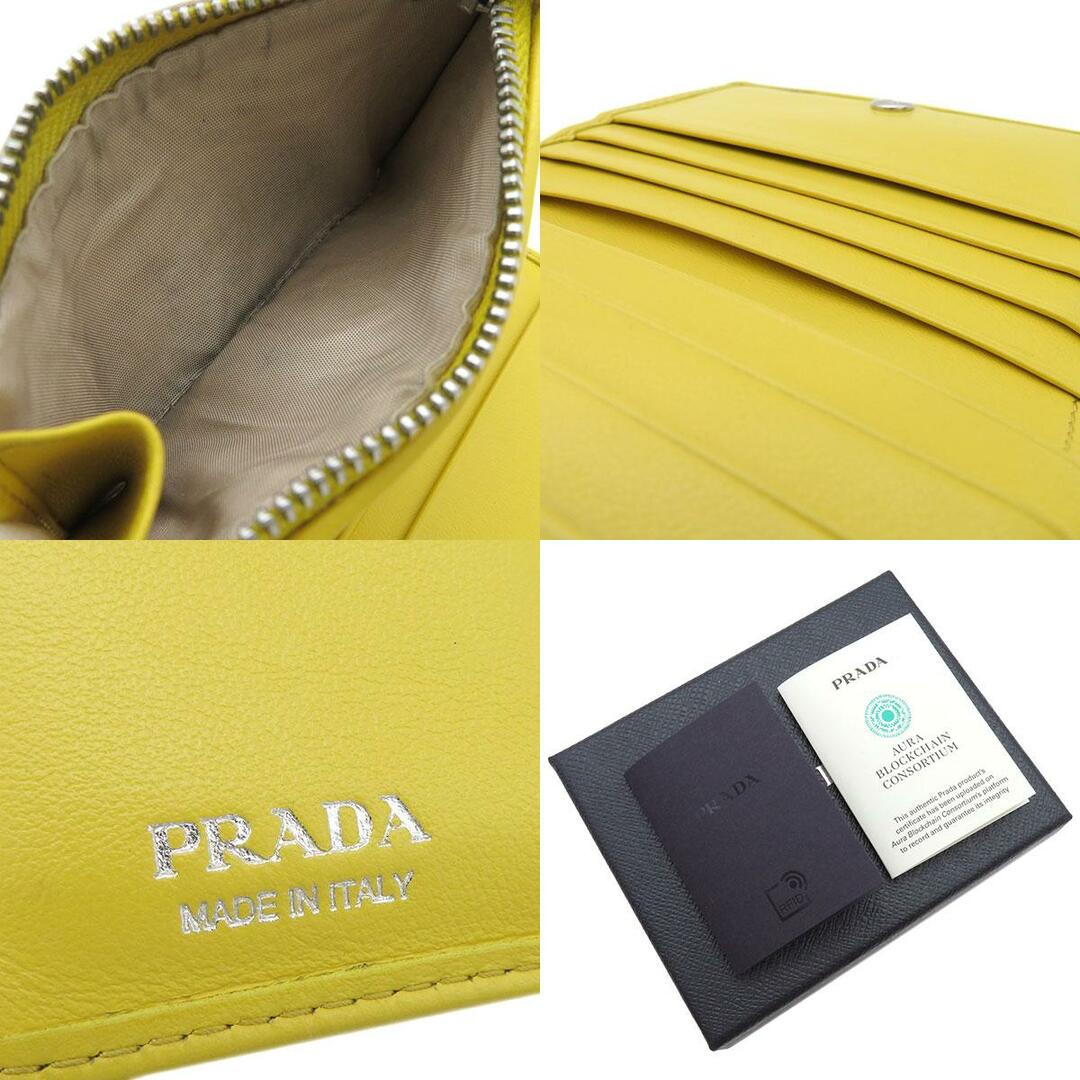 PRADA(プラダ)のプラダ  二つ折り財布  グレーストライアングル エンボスレザー 1ML レディースのファッション小物(財布)の商品写真