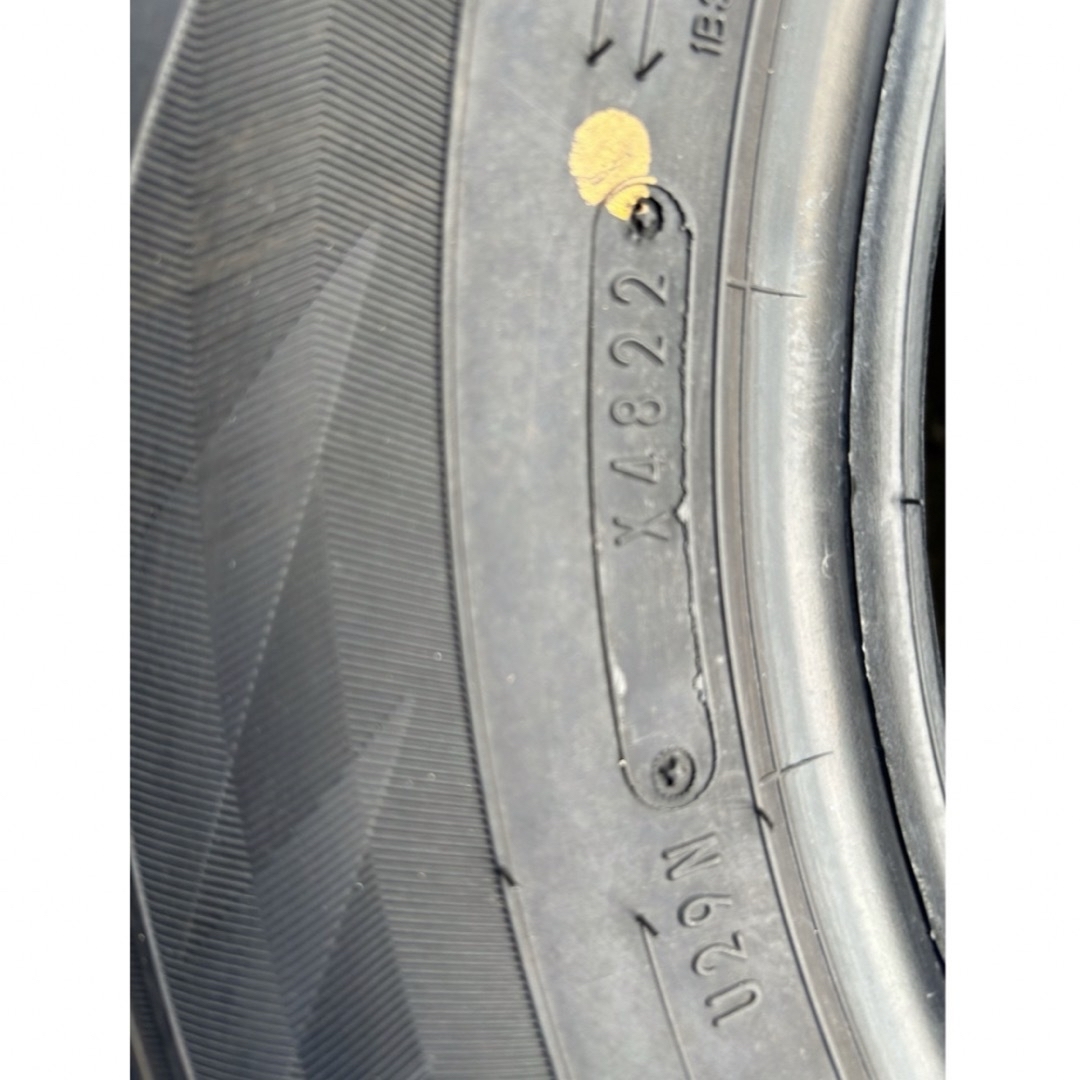 DUNLOP(ダンロップ)のちゃんたれ様専用　DUNLOP 195/65R15 22年製　スタッドレスタイヤ 自動車/バイクの自動車(タイヤ)の商品写真