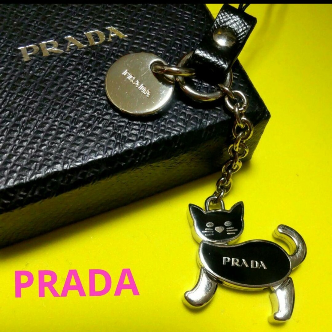 PRADA プラダ キャット ストラップ、箱・ギャランティカード付プラダ