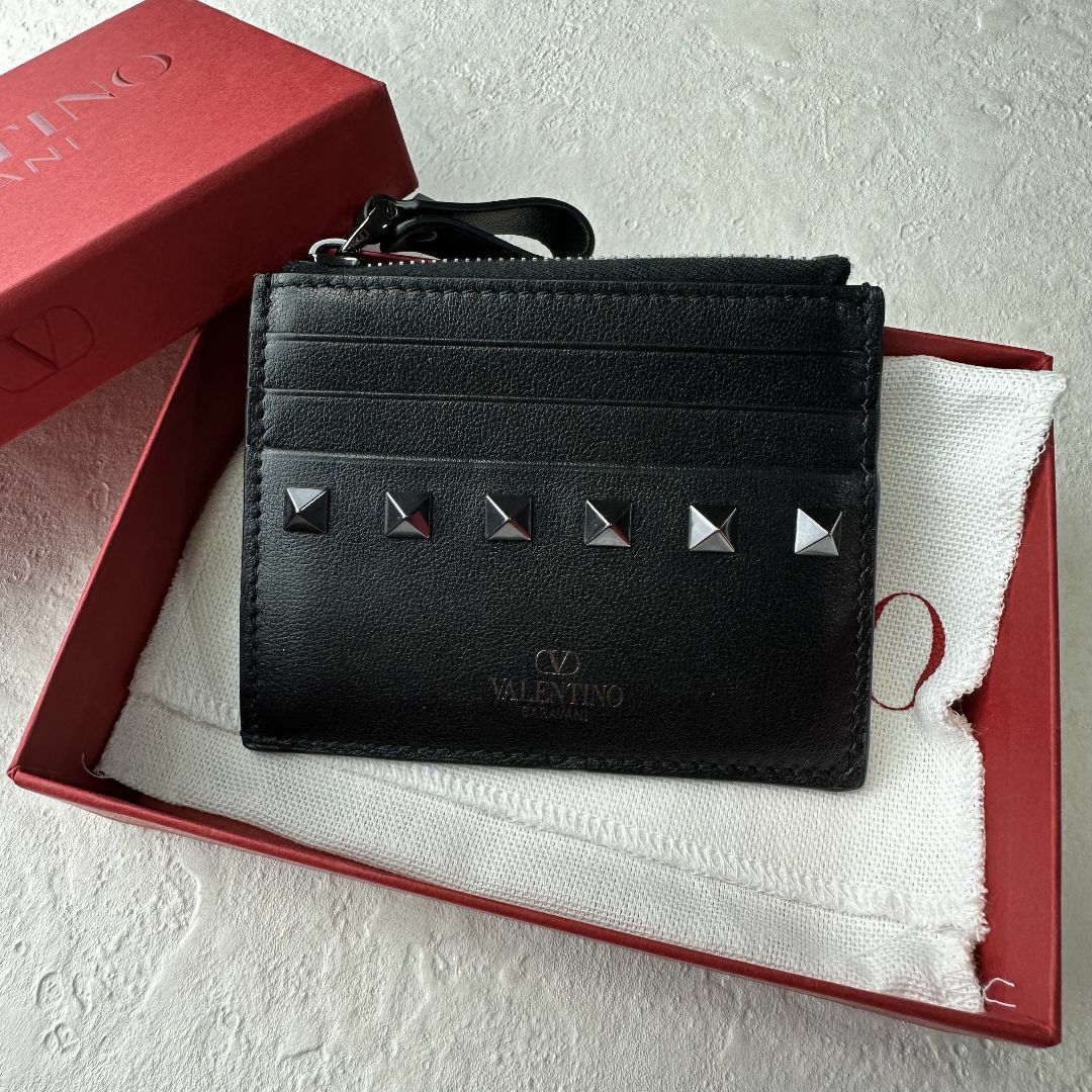 ファッション小物【新品・未使用】VALENTINO GARAVANIスタッズ カードホルダー　黒