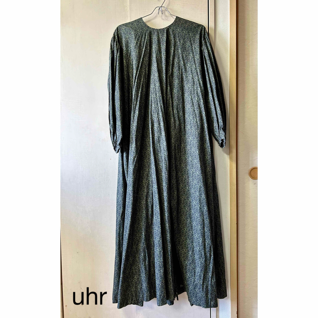 Uhr(ウーア)のuhrウーア　flower printed long ワンピース レディースのワンピース(ロングワンピース/マキシワンピース)の商品写真