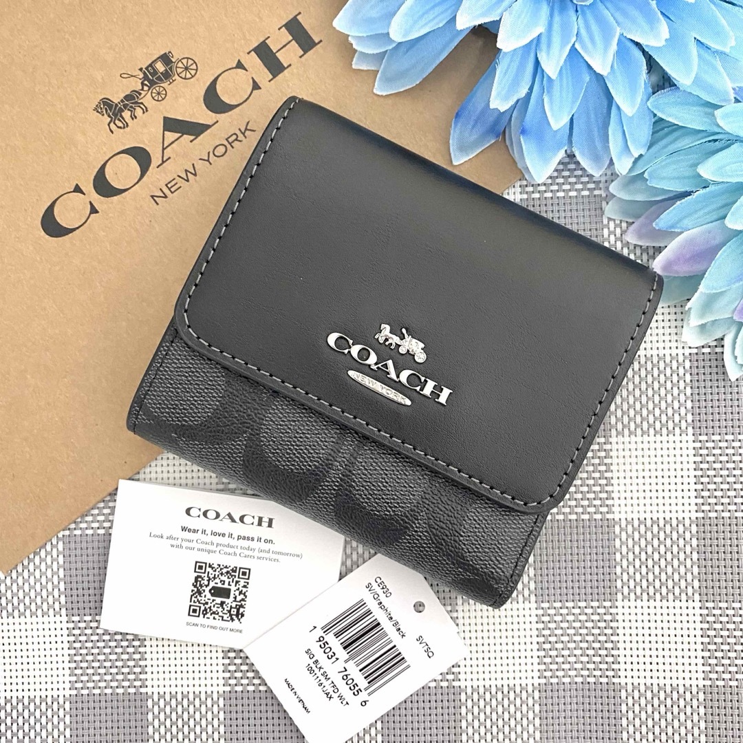 新品✨COACH コーチ 折り財布