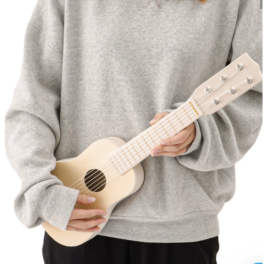 3COINS(スリーコインズ)のギター／KIDS楽器　　スリーコインズ　3coins 音楽　知育　子供用 キッズ/ベビー/マタニティのおもちゃ(知育玩具)の商品写真