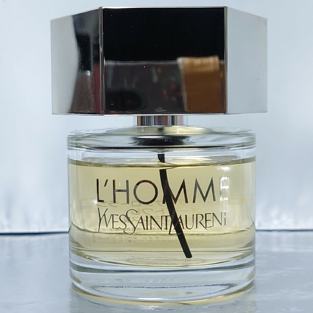 Yves Saint Laurent(イヴサンローラン)のロム イヴサンローラン オードトワレ 60ml コスメ/美容の香水(香水(男性用))の商品写真