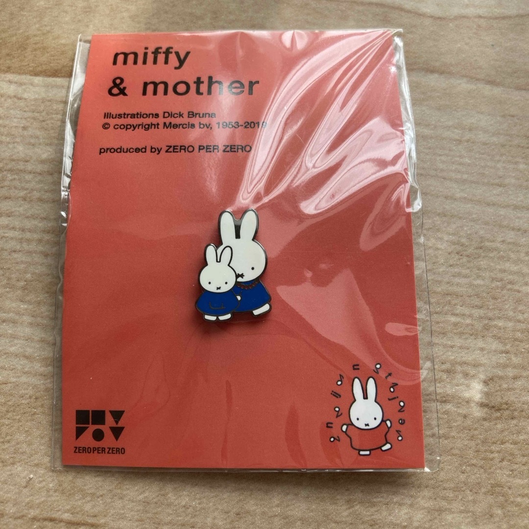 miffy(ミッフィー)のピンバッジ　ミッフィ エンタメ/ホビーのアニメグッズ(バッジ/ピンバッジ)の商品写真