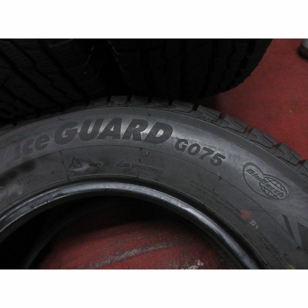 ヨコハマ(ヨコハマ)の中古タイヤ 4本 215/70R16 ヨコハマ ice GUARD ★3157Y 自動車/バイクの自動車(タイヤ)の商品写真