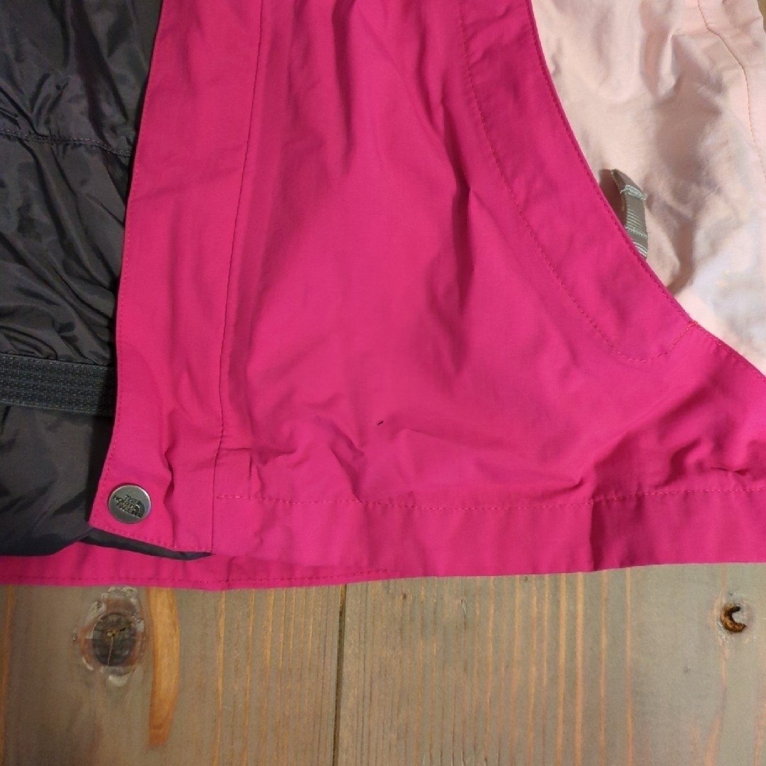 ノースフェイス　スノーウェア キッズ/ベビー/マタニティのキッズ服女の子用(90cm~)(ジャケット/上着)の商品写真