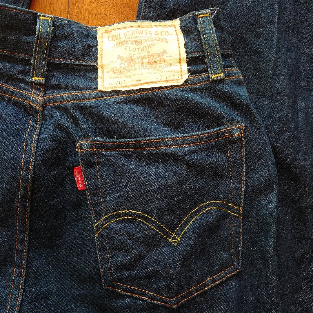 Levi's(リーバイス)のLEVI'S　リーバイス701　25インチ　モンローデザイン レディースのパンツ(デニム/ジーンズ)の商品写真