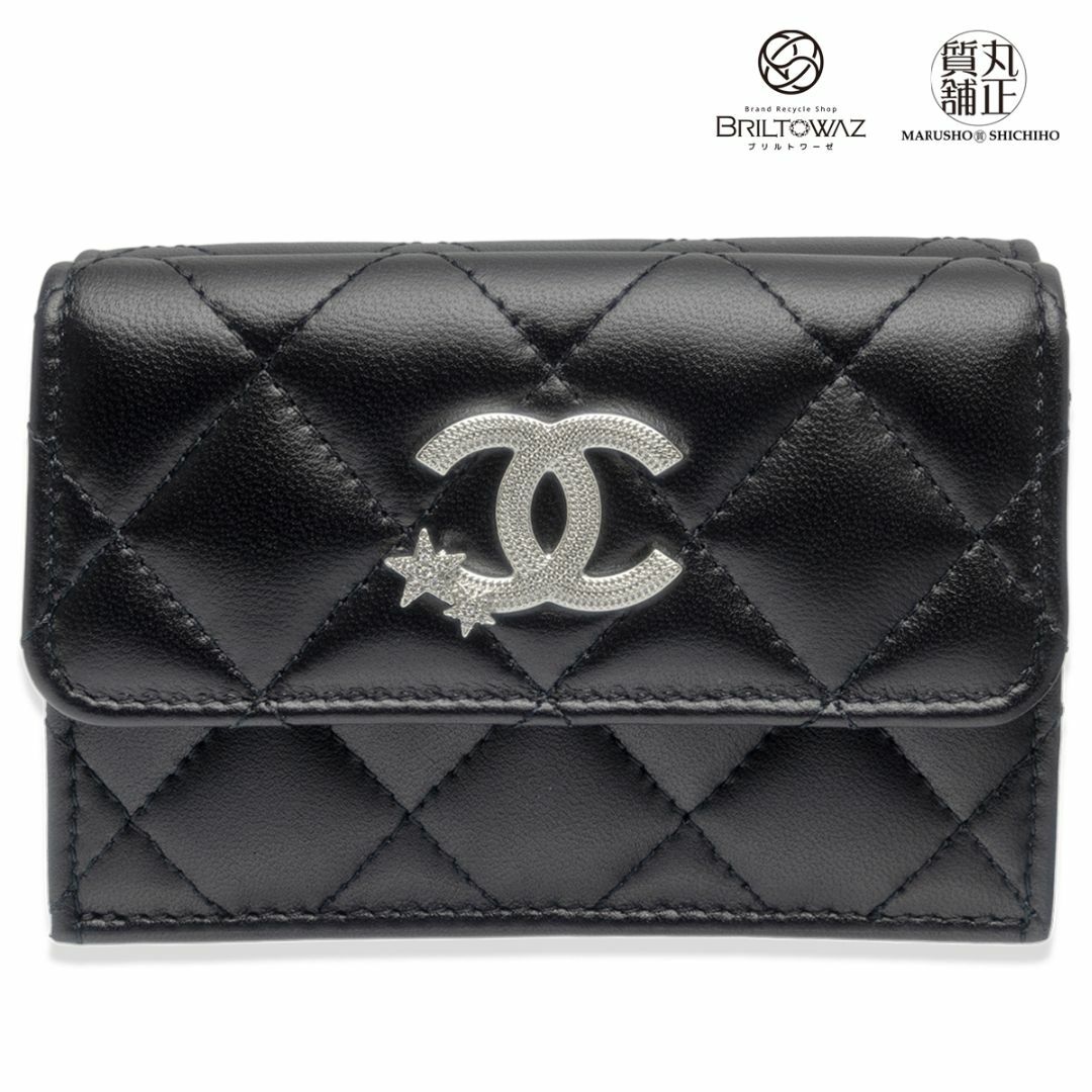 CHANEL(シャネル)の(直営買付)シャネル 24C 2024クルーズ ココスター スモールフラップウォレット AP3725 ブラック ラムスキン 限定 コンパクト財布 三つ折り ミニ 財布 CHANEL 黒【新品】【未使用】【ブリルトワーゼ】【丸正質舗】【質屋】(M212136h) レディースのファッション小物(財布)の商品写真