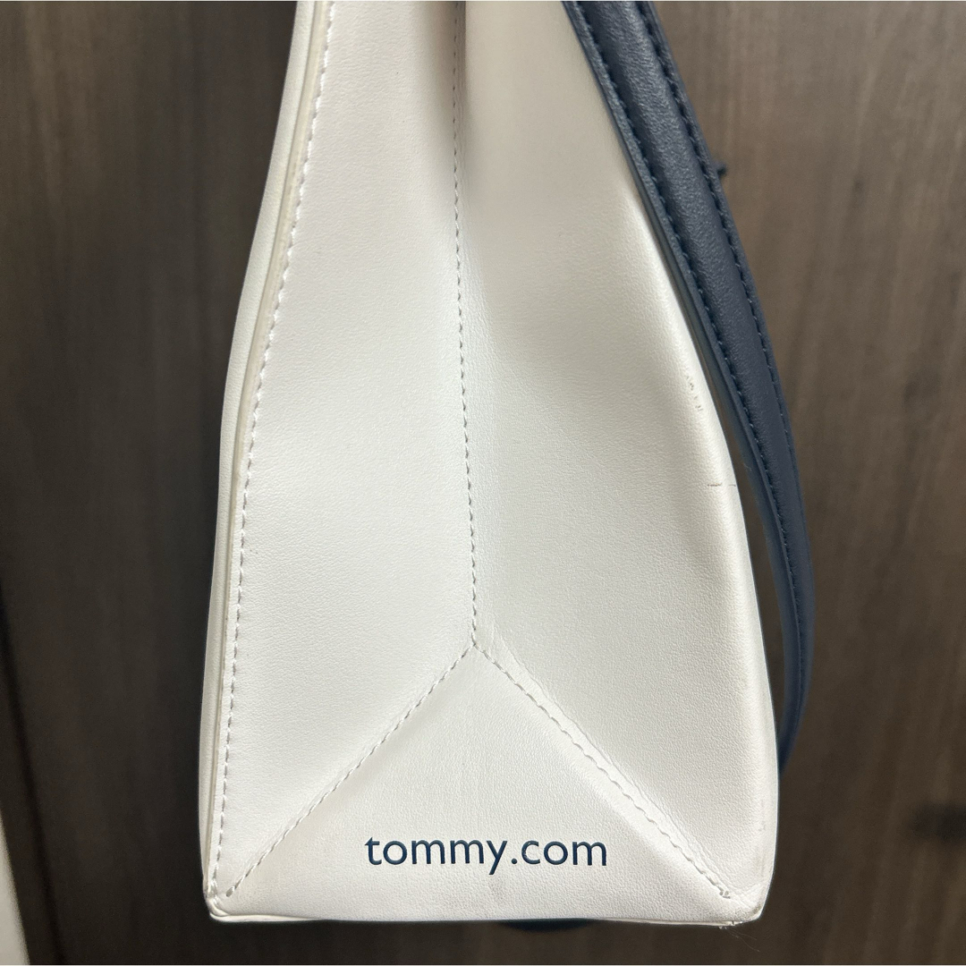 TOMMY HILFIGER(トミーヒルフィガー)のトミーヒルフィガー　ショッパー風トート レディースのバッグ(トートバッグ)の商品写真