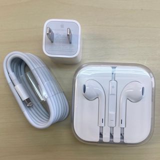 アイフォーン(iPhone)のiPhone 純正 イヤホン 充電器ケーブル USBACアダプター 3点セット(ヘッドフォン/イヤフォン)