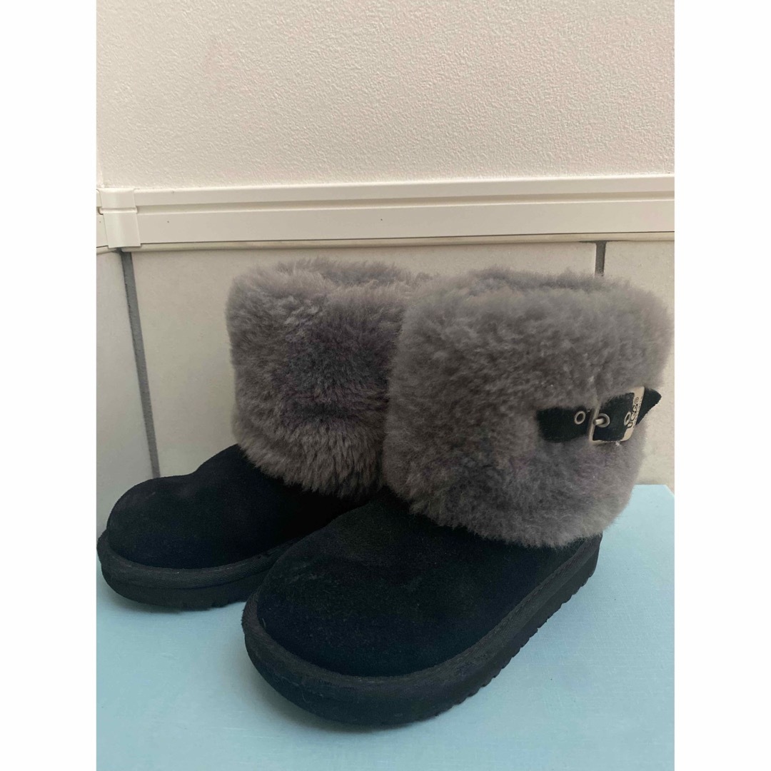 UGG(アグ)のugg ブーツ　キッズ　17.0 キッズ/ベビー/マタニティのキッズ靴/シューズ(15cm~)(ブーツ)の商品写真