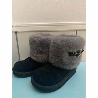 アグ(UGG)のugg ブーツ　キッズ　17.0(ブーツ)