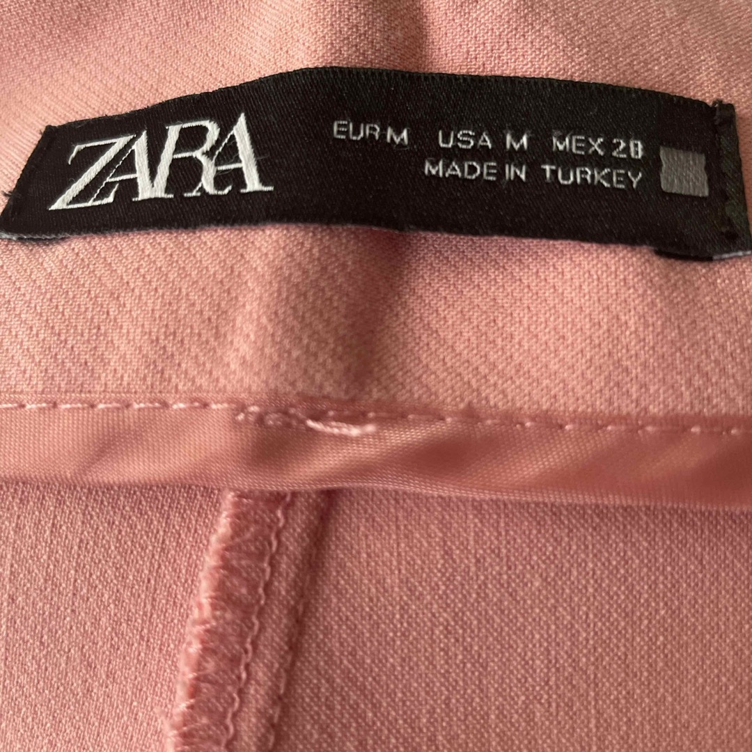 ZARA(ザラ)のはにー様専用。　　　　　ZARA サーモンピンク　パンツ レディースのパンツ(カジュアルパンツ)の商品写真