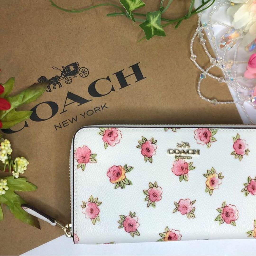 COACH(コーチ)のCOACH コーチ 長財布 ホワイト バラ ピンク ブラウン レディースのファッション小物(財布)の商品写真