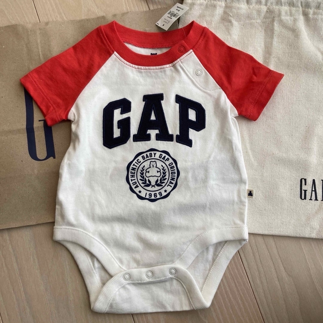 babyGAP(ベビーギャップ)の【新品未使用】GAP ギャップ　ロンパース　50 半袖ロンパース キッズ/ベビー/マタニティのベビー服(~85cm)(ロンパース)の商品写真