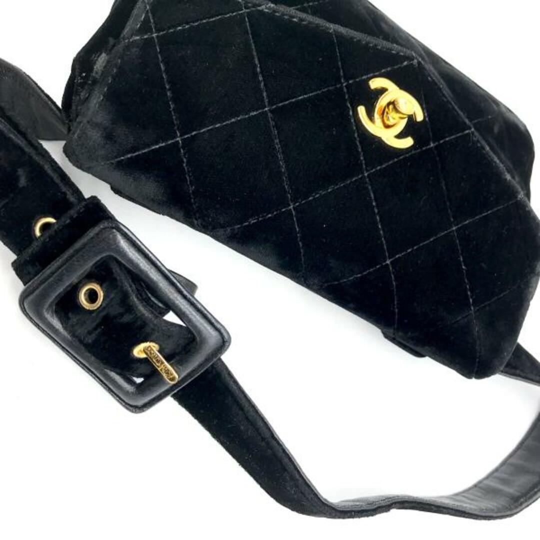 CHANEL(シャネル)の良品 CHANEL シャネル ココマーク ベロア マトラッセ ウエストポーチ バッグ ブラック ｍ9939 レディースのバッグ(ボディバッグ/ウエストポーチ)の商品写真