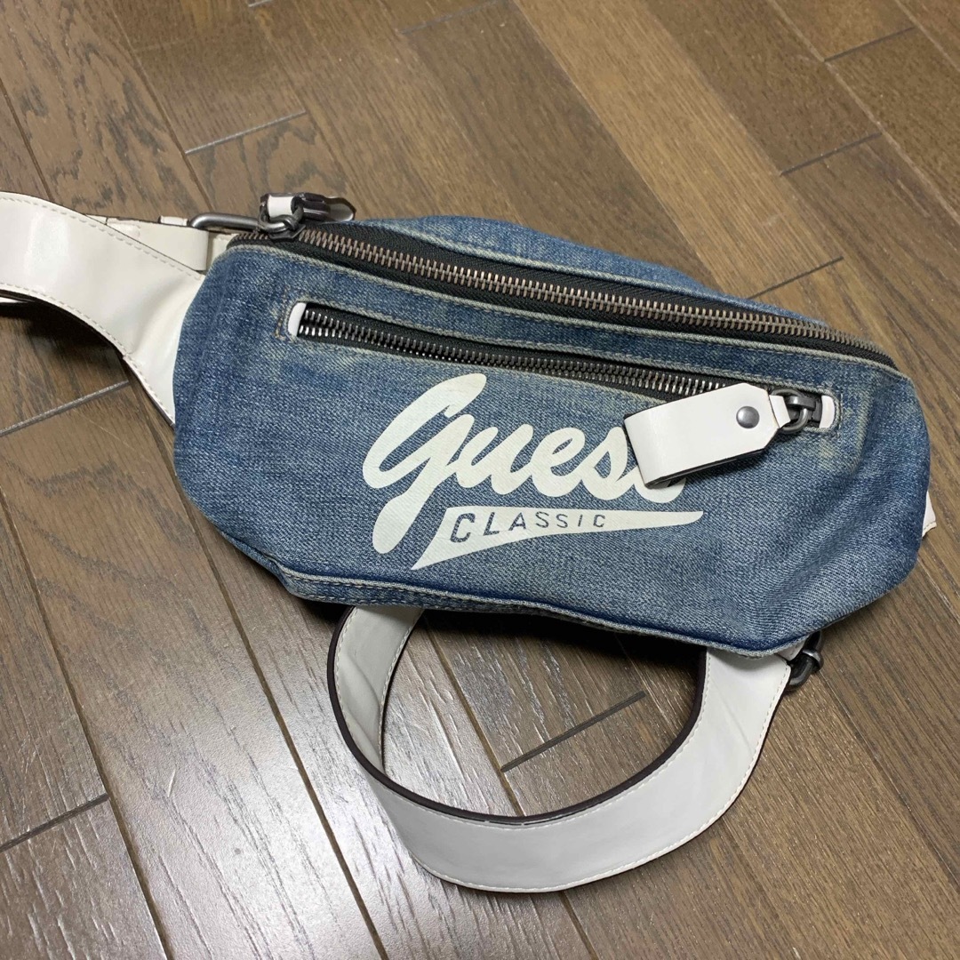 GUESS(ゲス)のGuess  レディースのバッグ(ショルダーバッグ)の商品写真