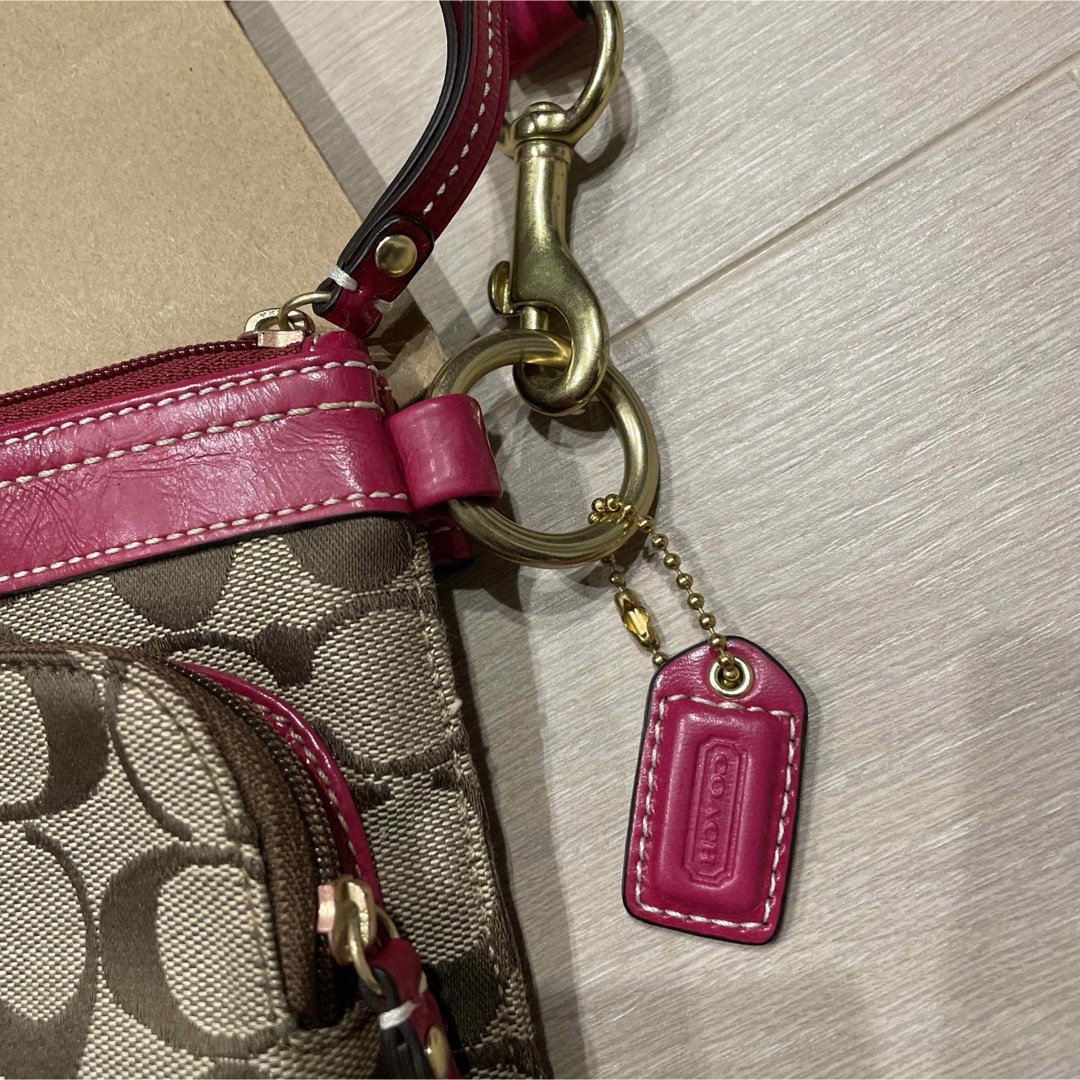 GUCCI美品  COACH コーチ  シグネチャー柄  ウエストポーチ  ウエストバッグ