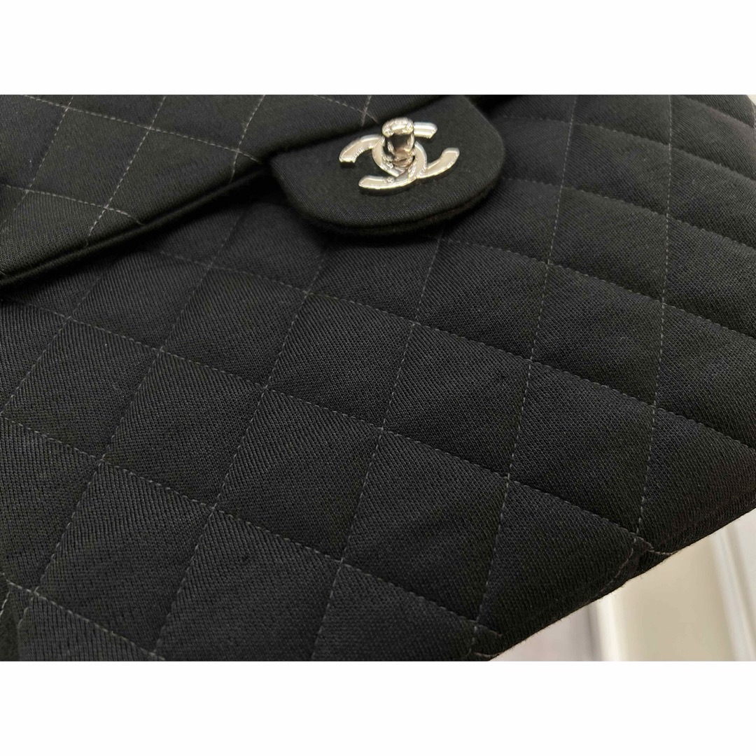 CHANEL(シャネル)のCHANEL☆ターンロックバックパック/リュック/黒×シルバー レディースのバッグ(リュック/バックパック)の商品写真