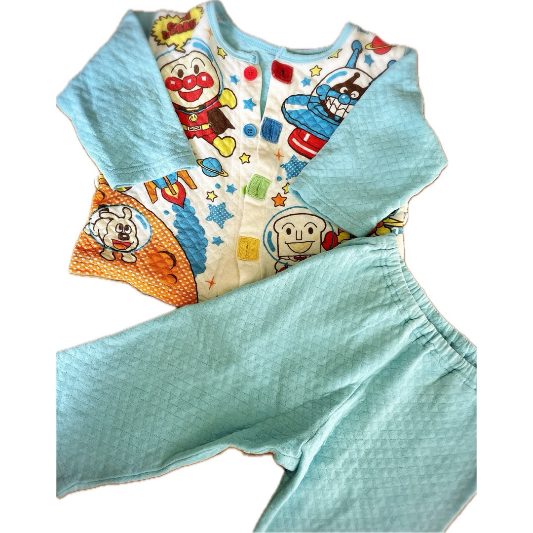 【90サイズ】アンパンマン☆キルトパジャマ キッズ/ベビー/マタニティのキッズ服男の子用(90cm~)(パジャマ)の商品写真