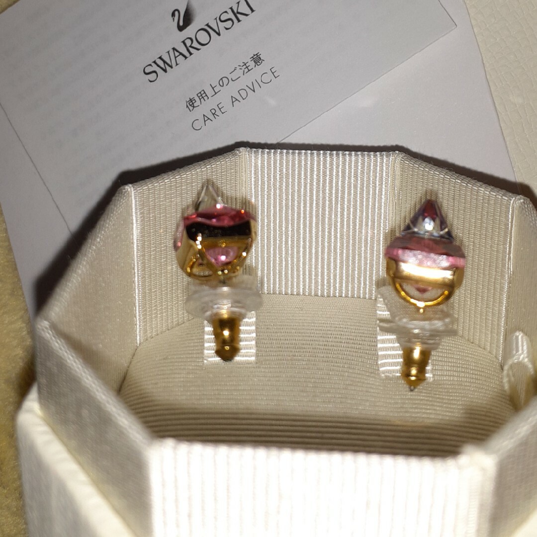 SWAROVSKI ピンク系 ピアス 国内百貨店購入 美品アクセサリー