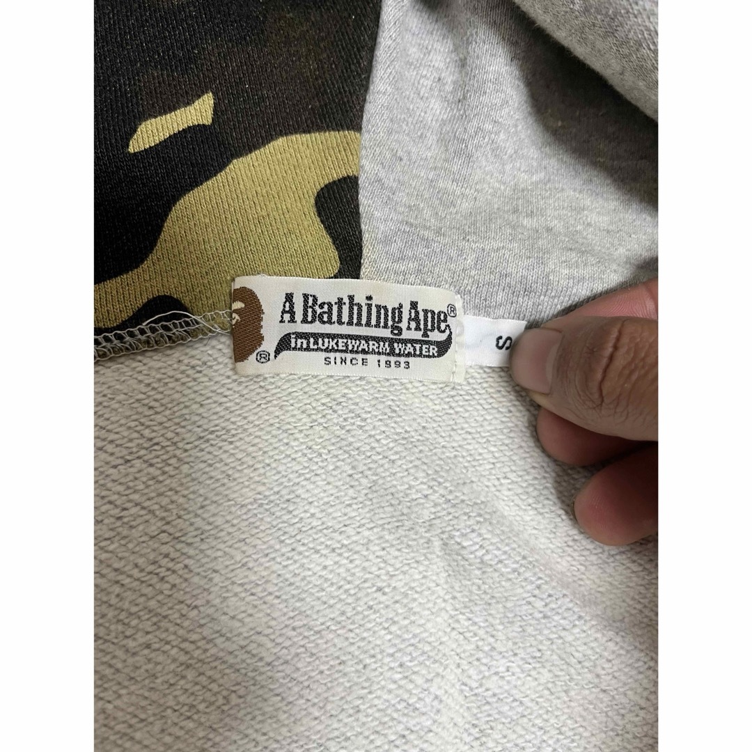 A BATHING APE(アベイシングエイプ)のA BATHING APE シャークパーカー　フルジップ　1stカモ メンズのトップス(パーカー)の商品写真